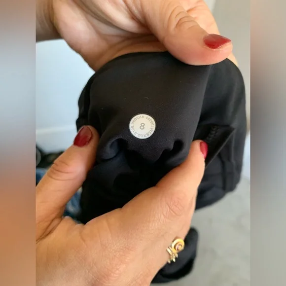 Lululemon Fast & Free 7/8 Tight II *Non-Reflective Nulux 25"
In Black - Picture 4 of 5